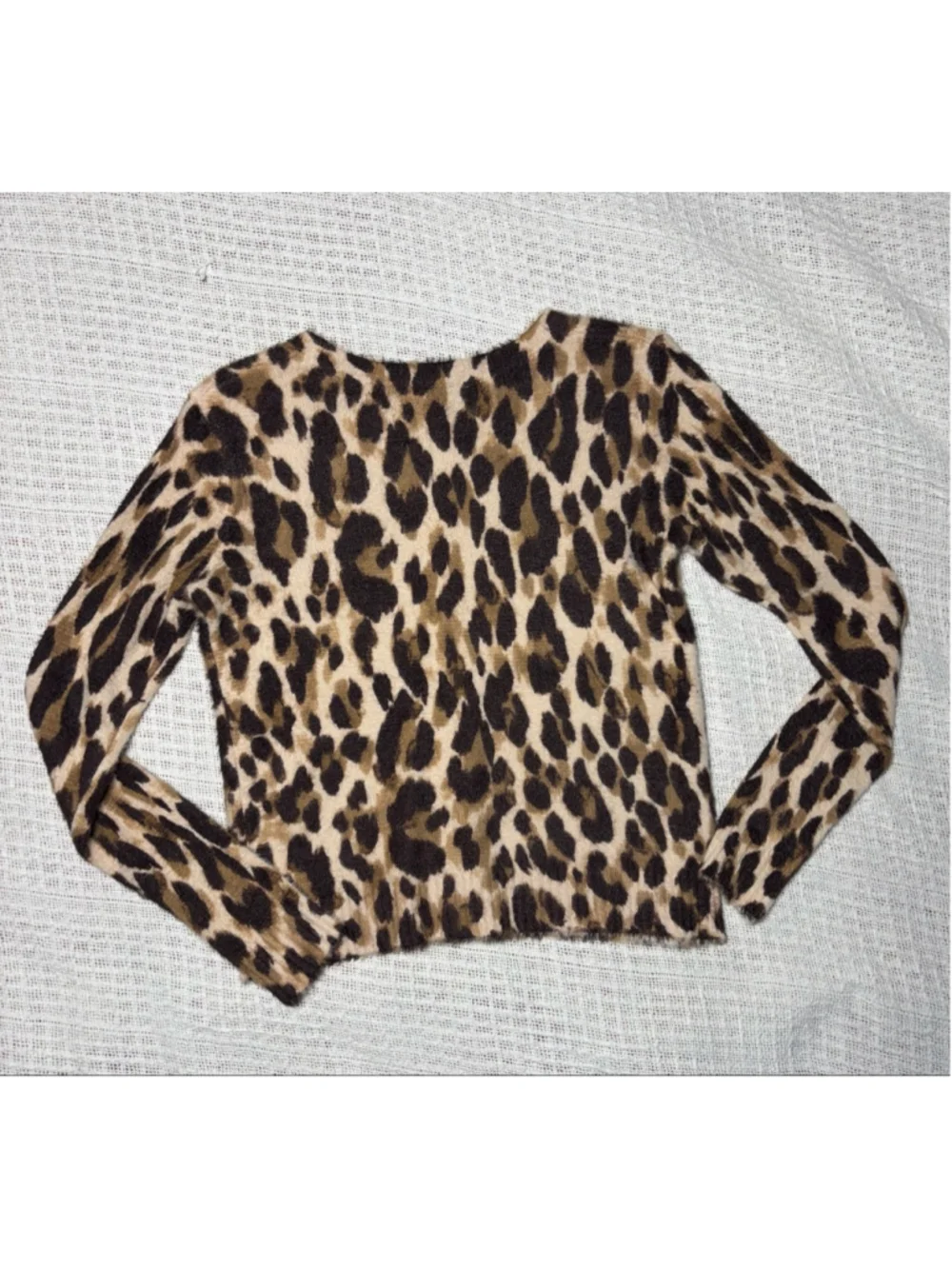Rachel Zoe Leopard Print Soft & Cozy Fuzzy Button Down Cardigan Size Small NWT - Picture 3 of 7